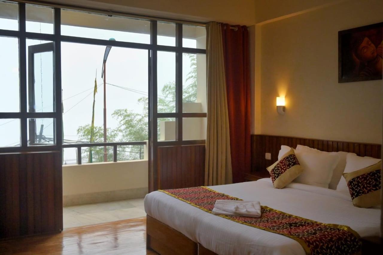 Hotel Chiminda Pelling Bagian luar foto